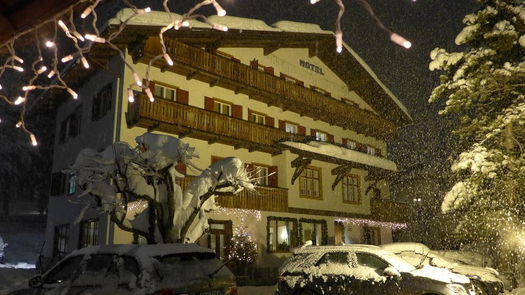 Hotel Bellaria - Cortina D'Ampezzo Exterior photo